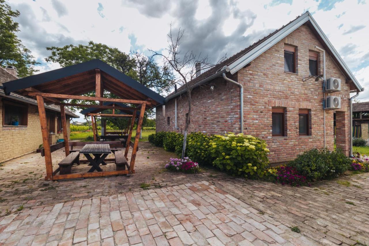 Sobe Kod Baje - Baranjska Kuca 3* Karancs