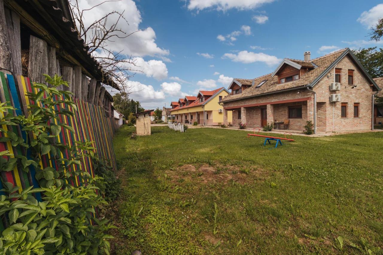 Sobe Kod Baje - Baranjska Kuca Panzió 3*